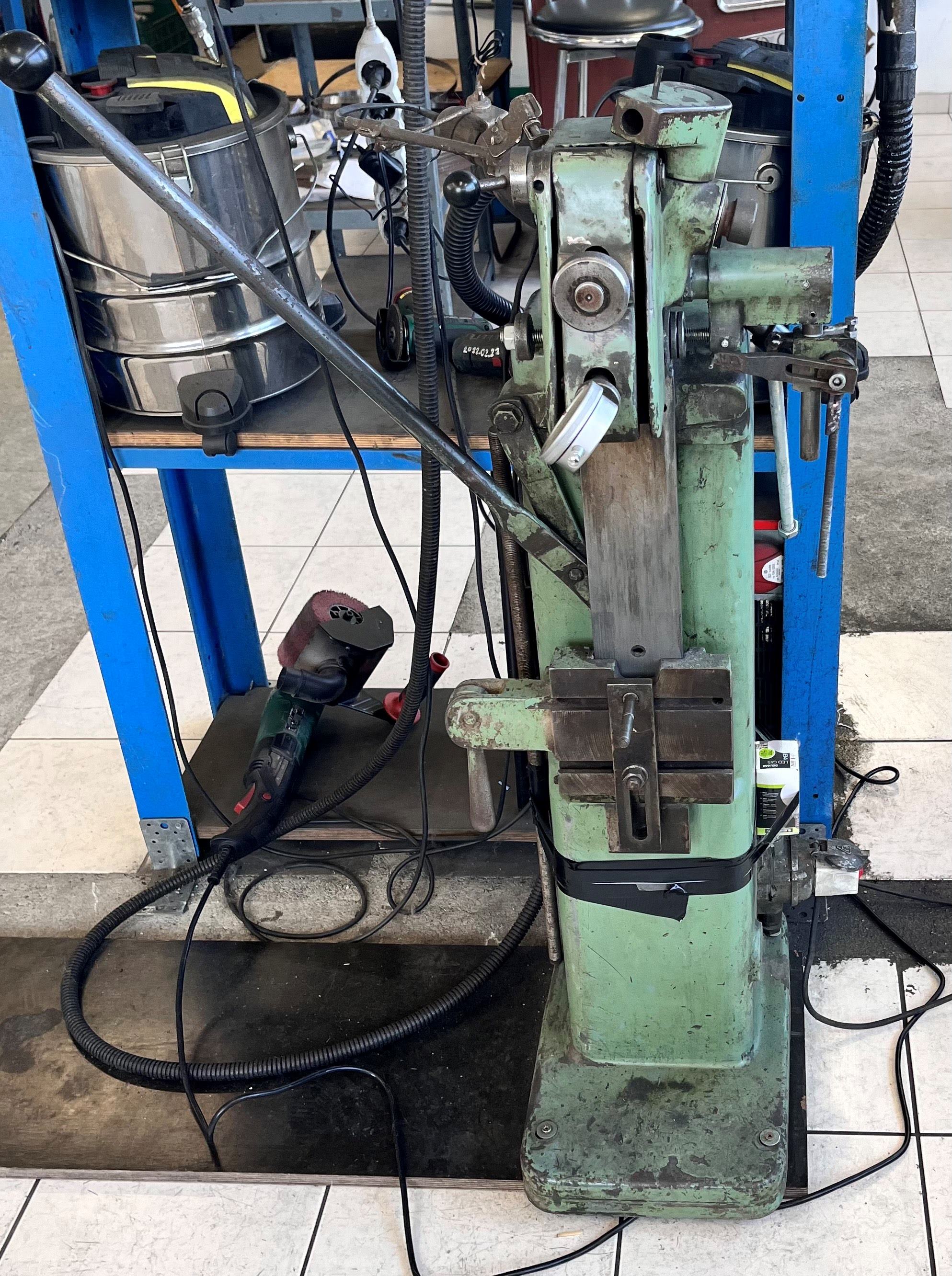 CRV körfűrészlap hajtogató gép 3