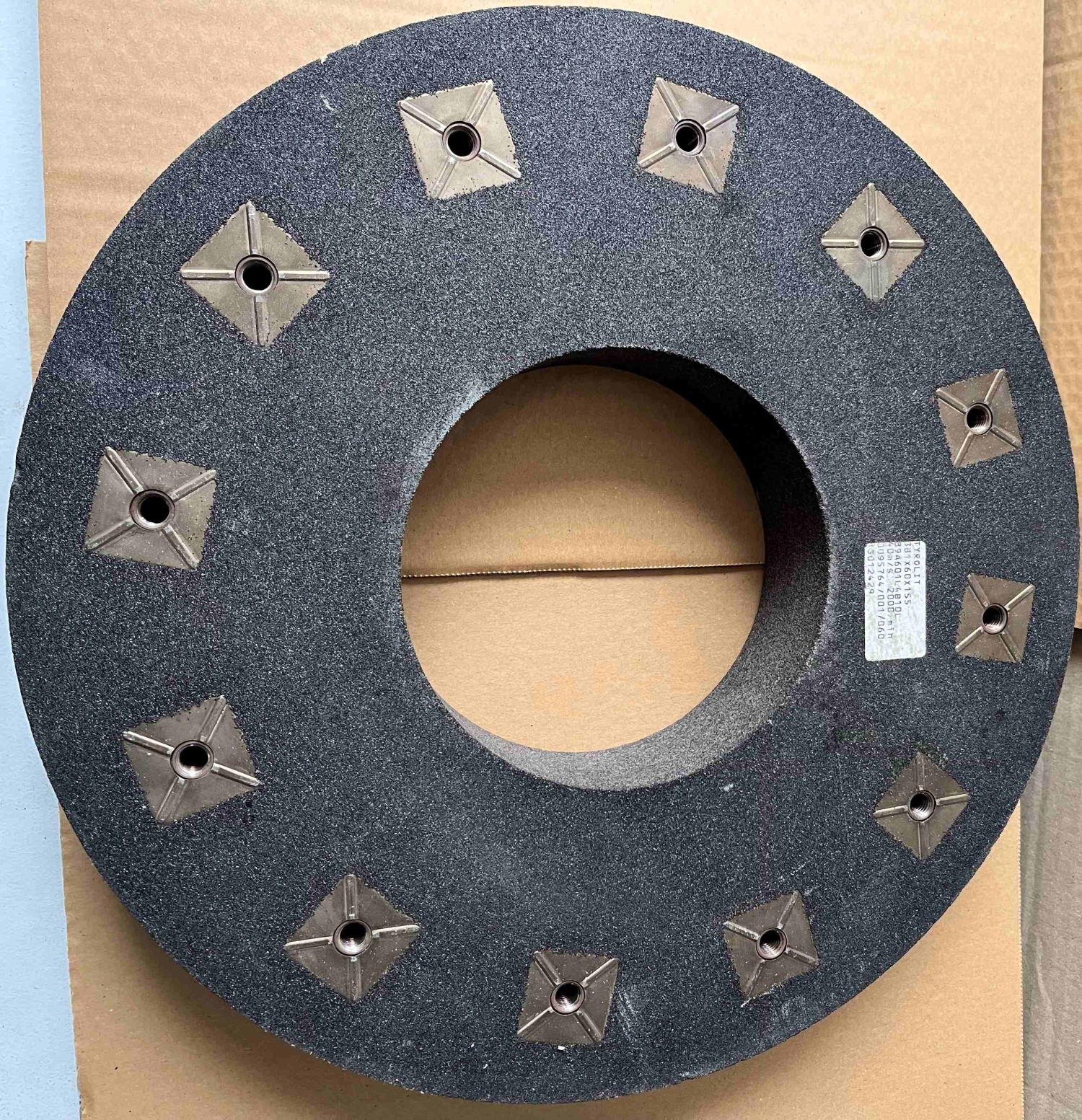 Tyrolit kerámia köszörű korong 381x60x155